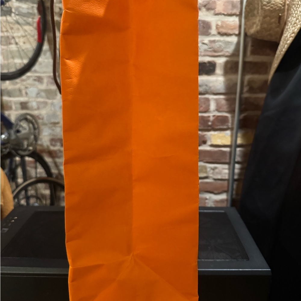 Hermes Vibrant Orange Bag - Picture 2 of 3